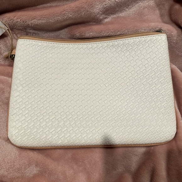 thirty-one Handbags - Brand New Thirty One Clutch